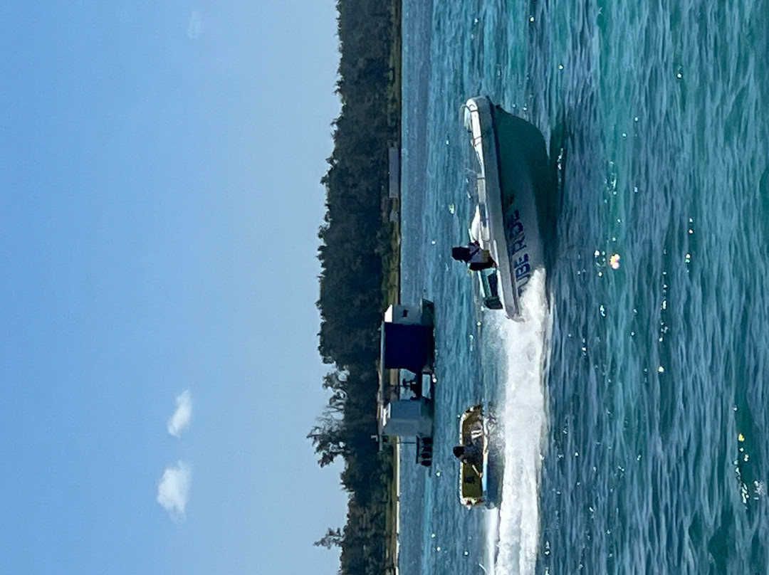 Aquacity Belle Mare Watersports-贝尔马尔必去景点