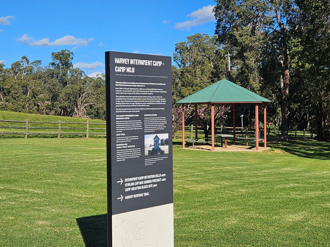 Harvey Internment Camp Memorial Shrine-Harvey必去景点