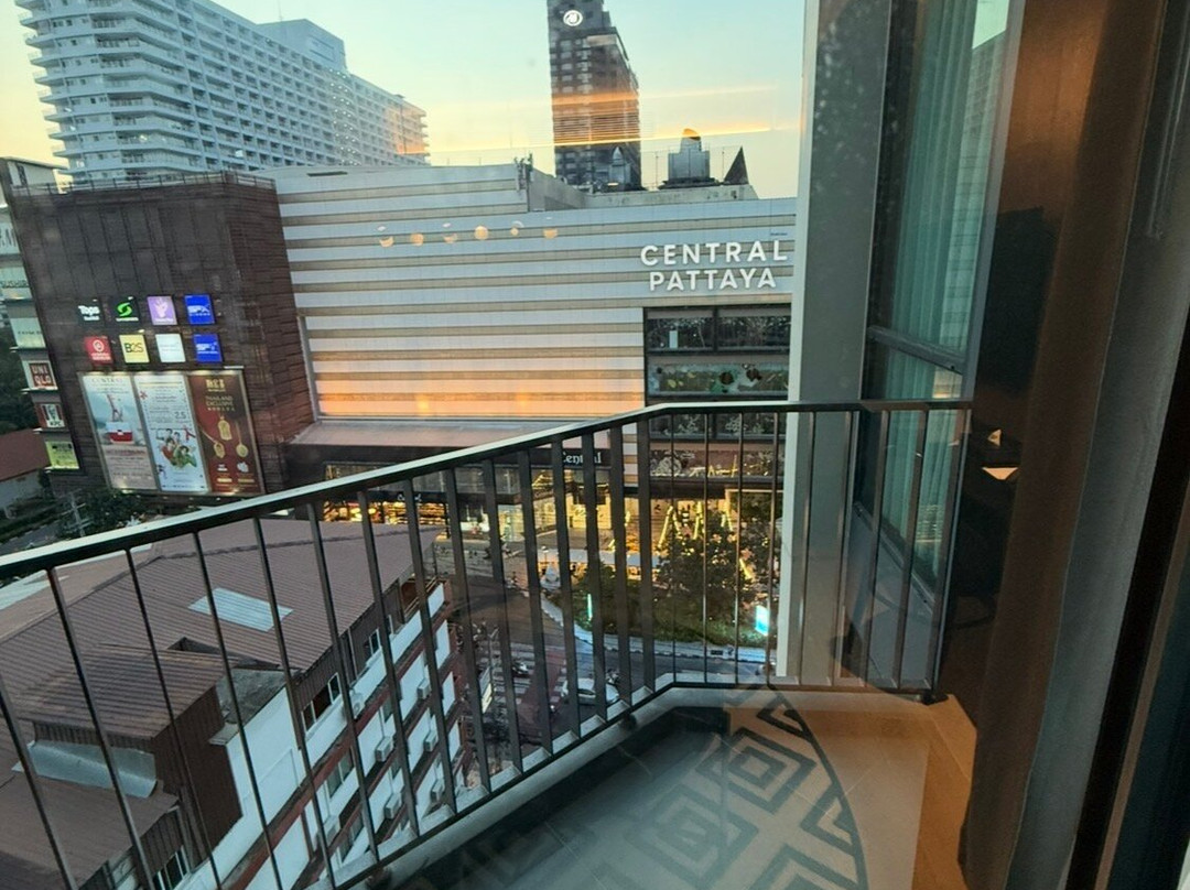 芭堤雅盛捷酒店主图