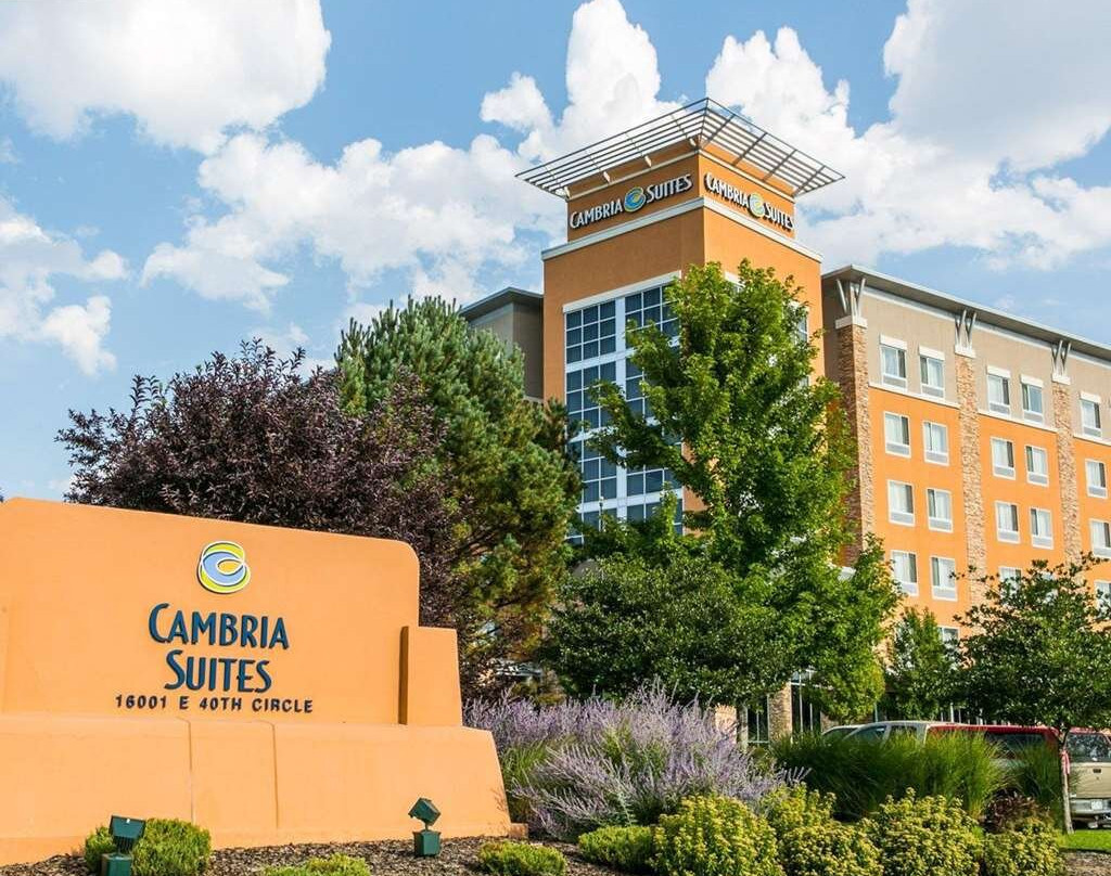 Cambria Hotel Denver International Airport主图