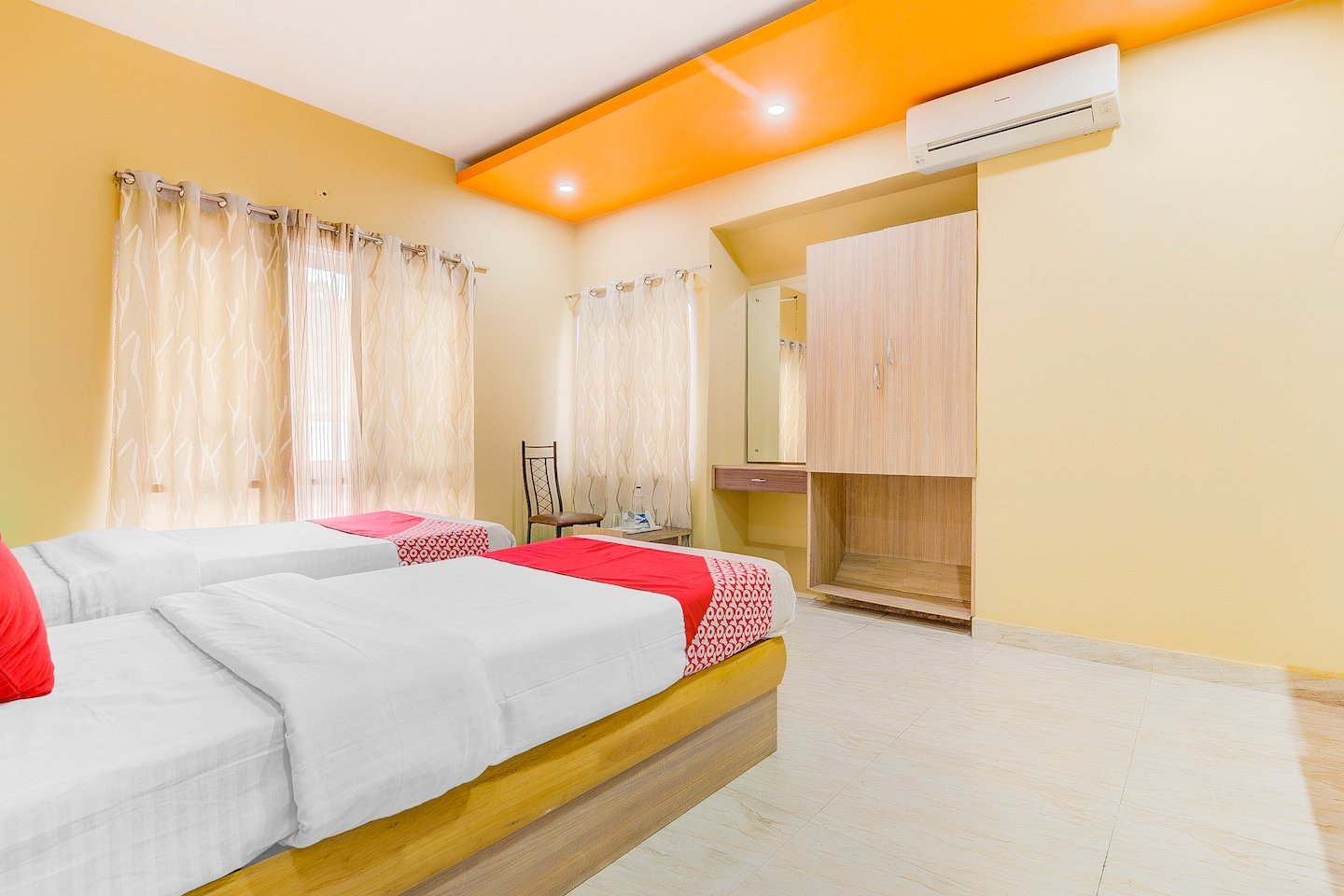OYO 13521 Sudhriti Hotel-官方