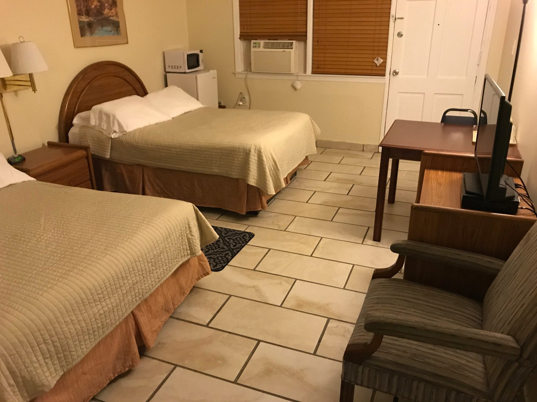 Budget Host East End Hotel