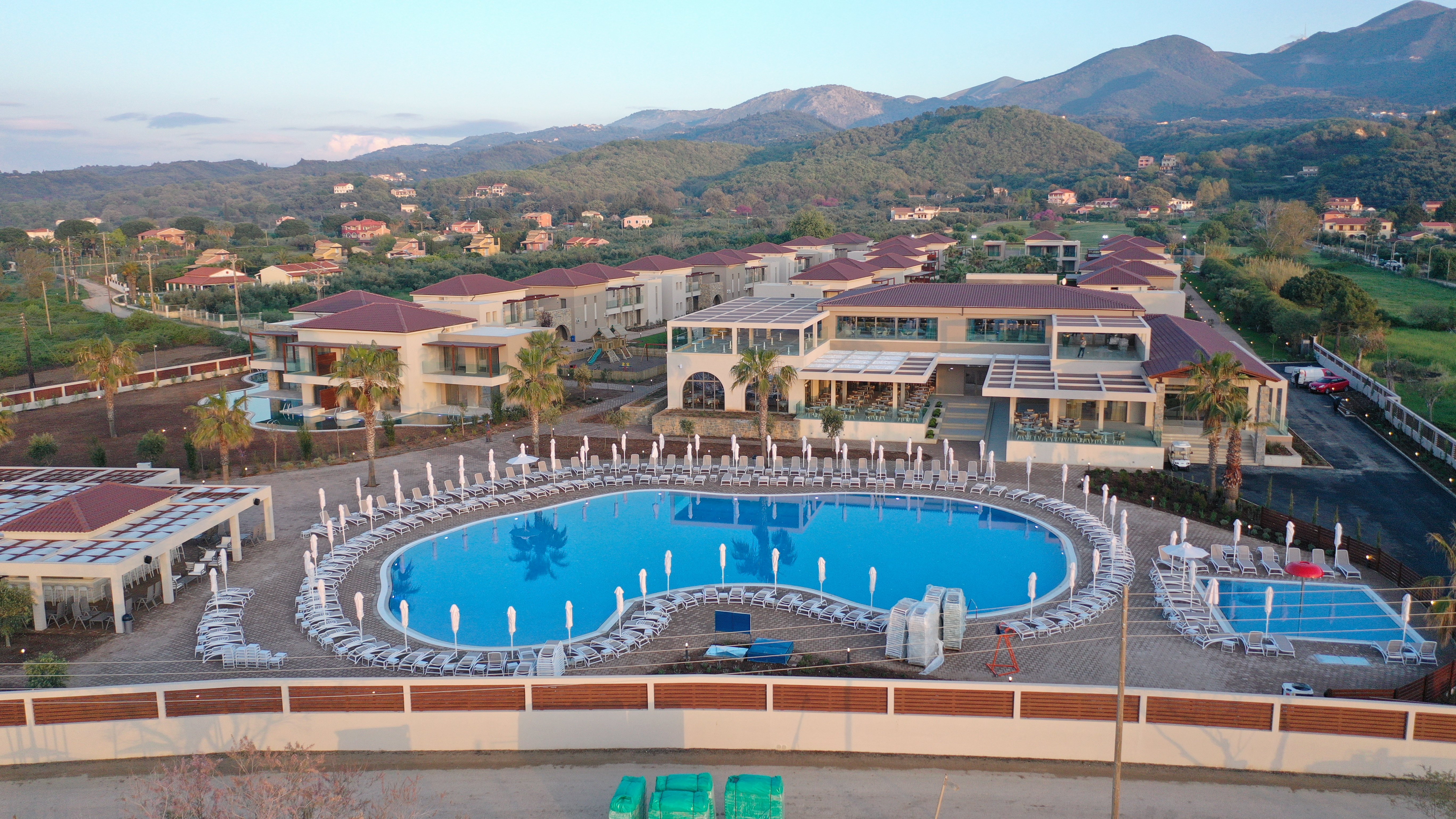 Almyros Beach Resort & Spa-官方