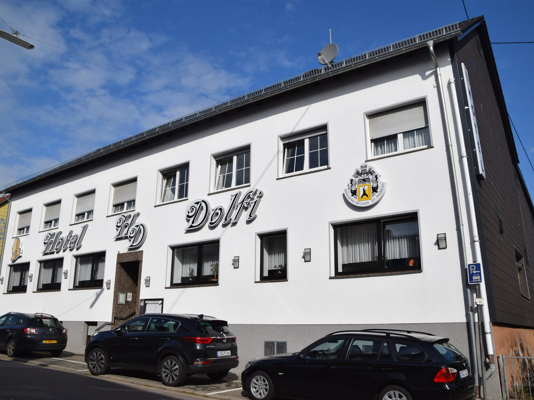 Illingen酒店住宿-Hotel Dolfi