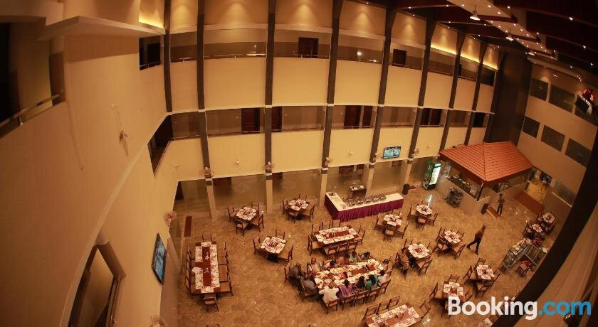 Sunstar Residency & Food Plaza