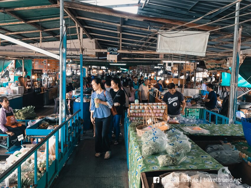 Wat Lam Phaya Floating Market景点图片