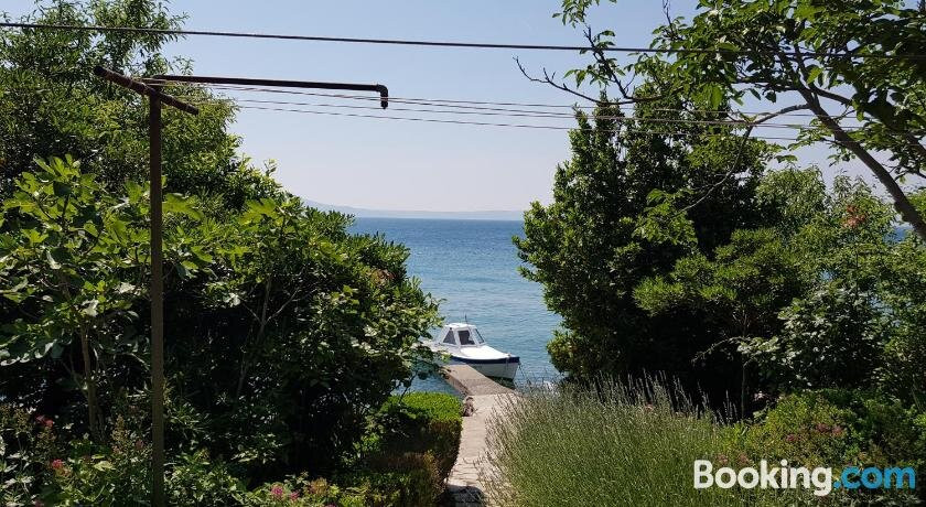 Klenovica Beach Guesthouse