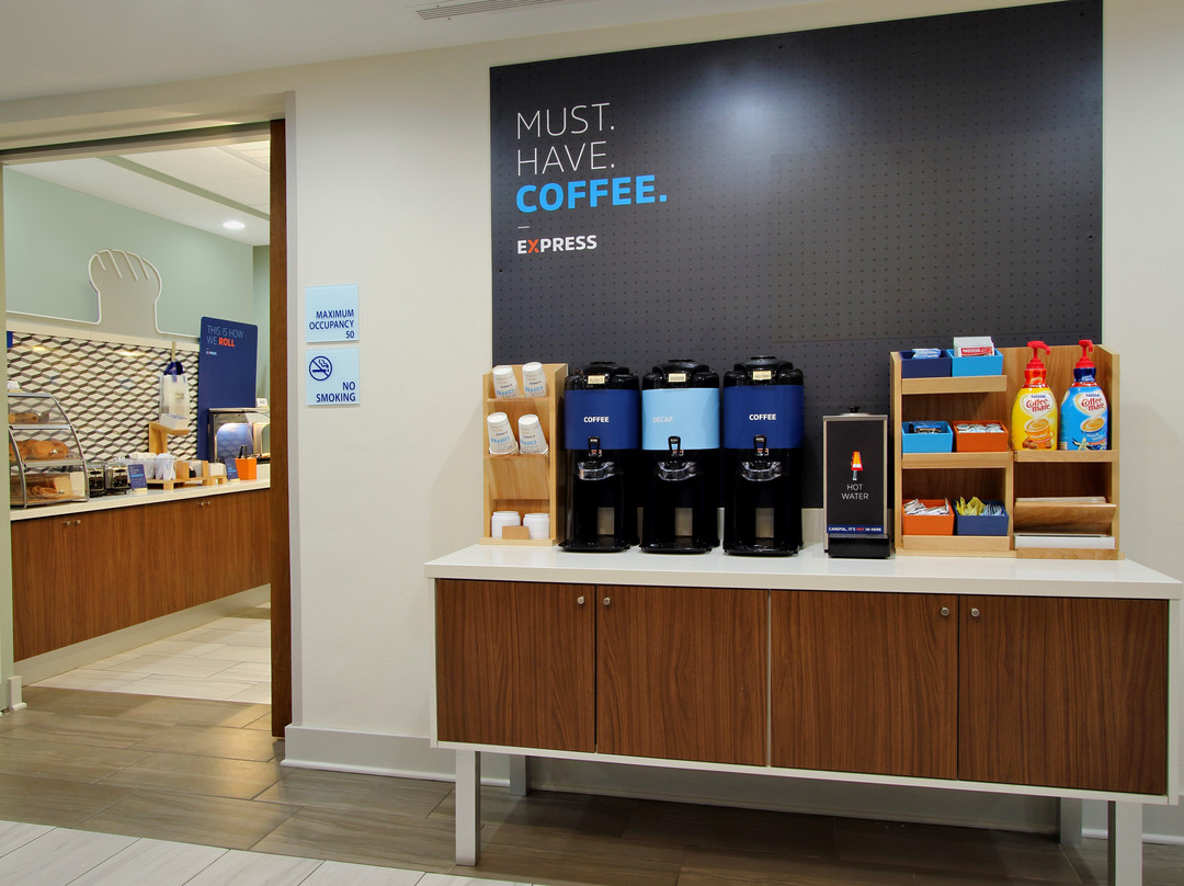 Holiday Inn Express & Suites Auburn By IHG主图