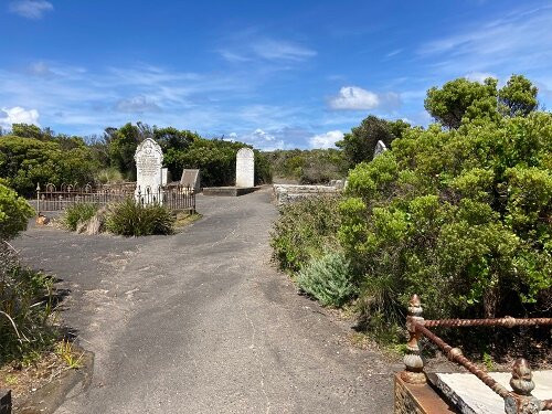 Lock Ard Cemetery景点图片