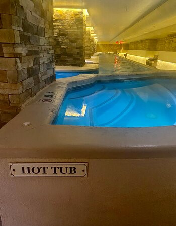 The Elms Hotel & Spa, A Destination By Hyatt Hotel主图