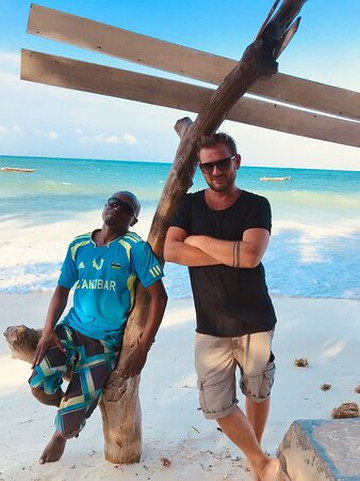 Hussein Tourist Guider-江比阿尼必去景点