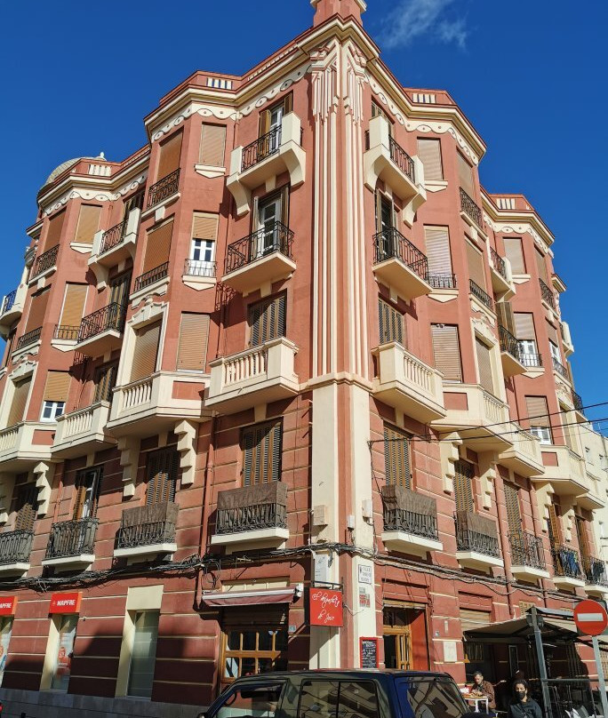 Edificio Rojo-梅利利亚必去景点