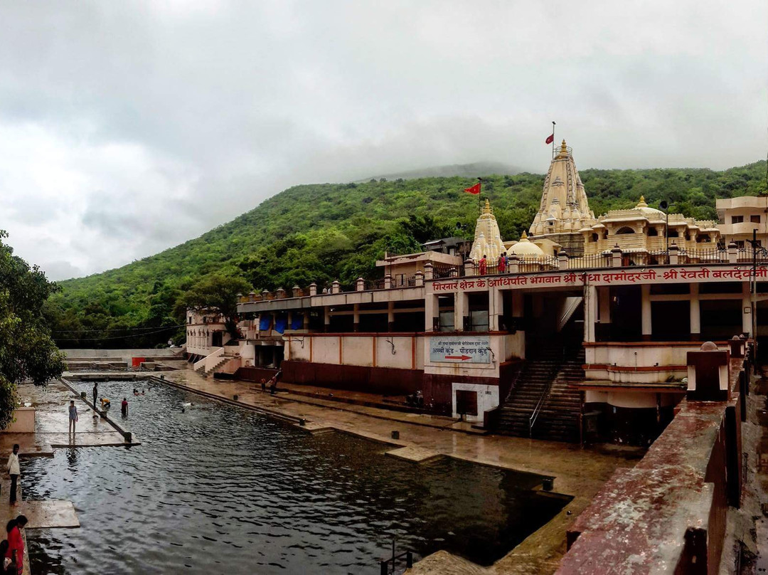 Damodar Kund Water Reservoir景点图片