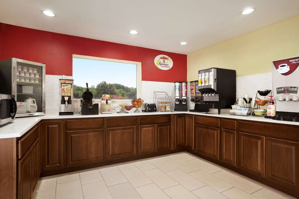 Super 8 by Wyndham Corsicana主图