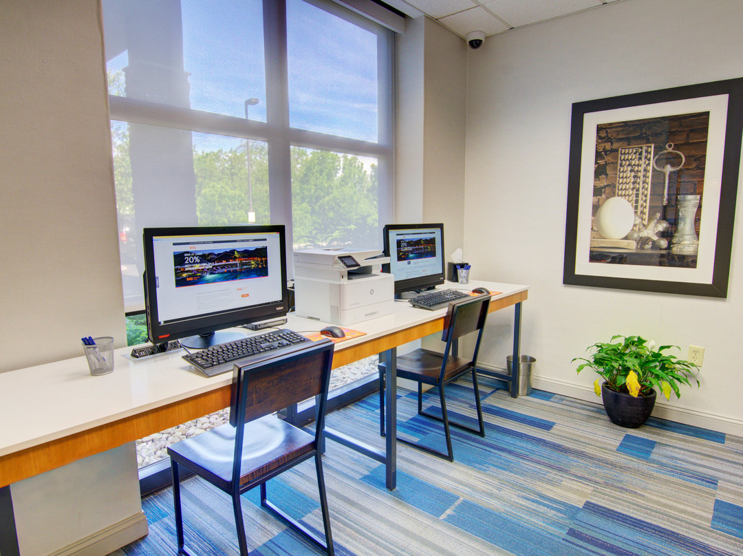 Holiday Inn Express & Suites Blacksburg - University Area By IHG主图