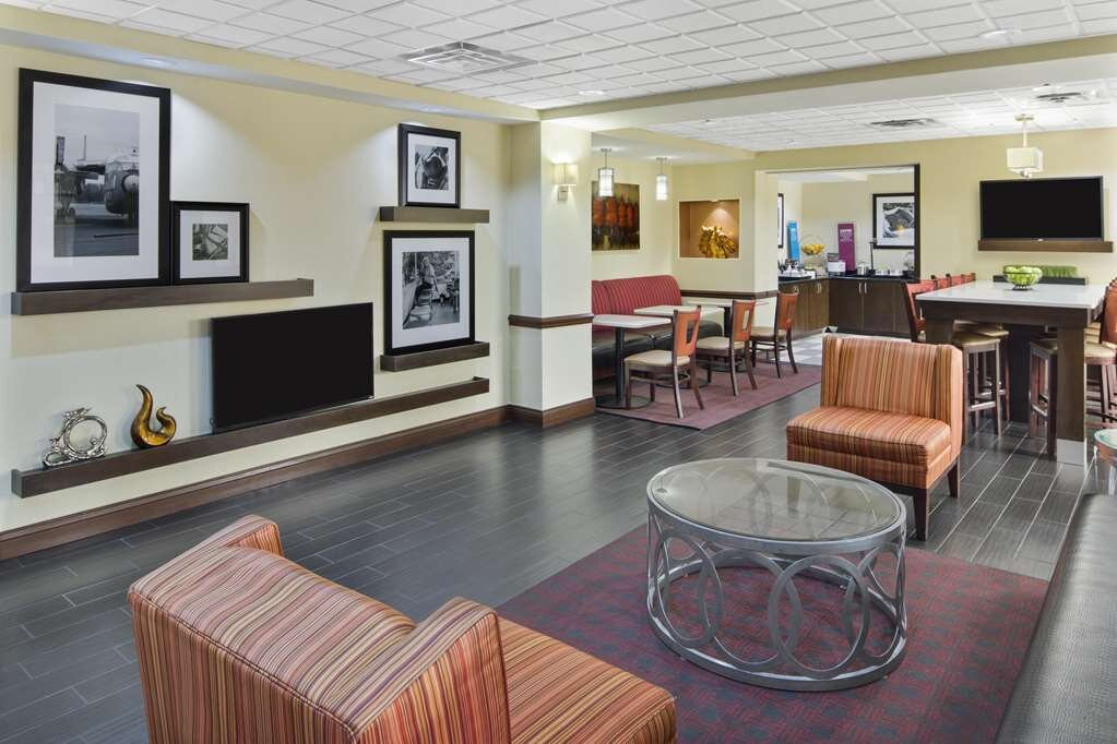 Hampton Inn Hinesville主图