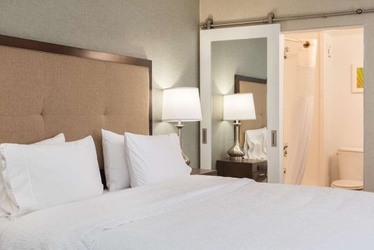 汉普顿洛杉矶-西考维纳旅馆-官方