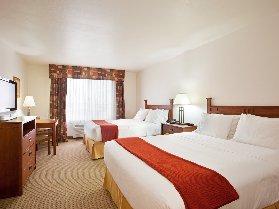 Holiday Inn Express & Suites Mattoon By IHG主图