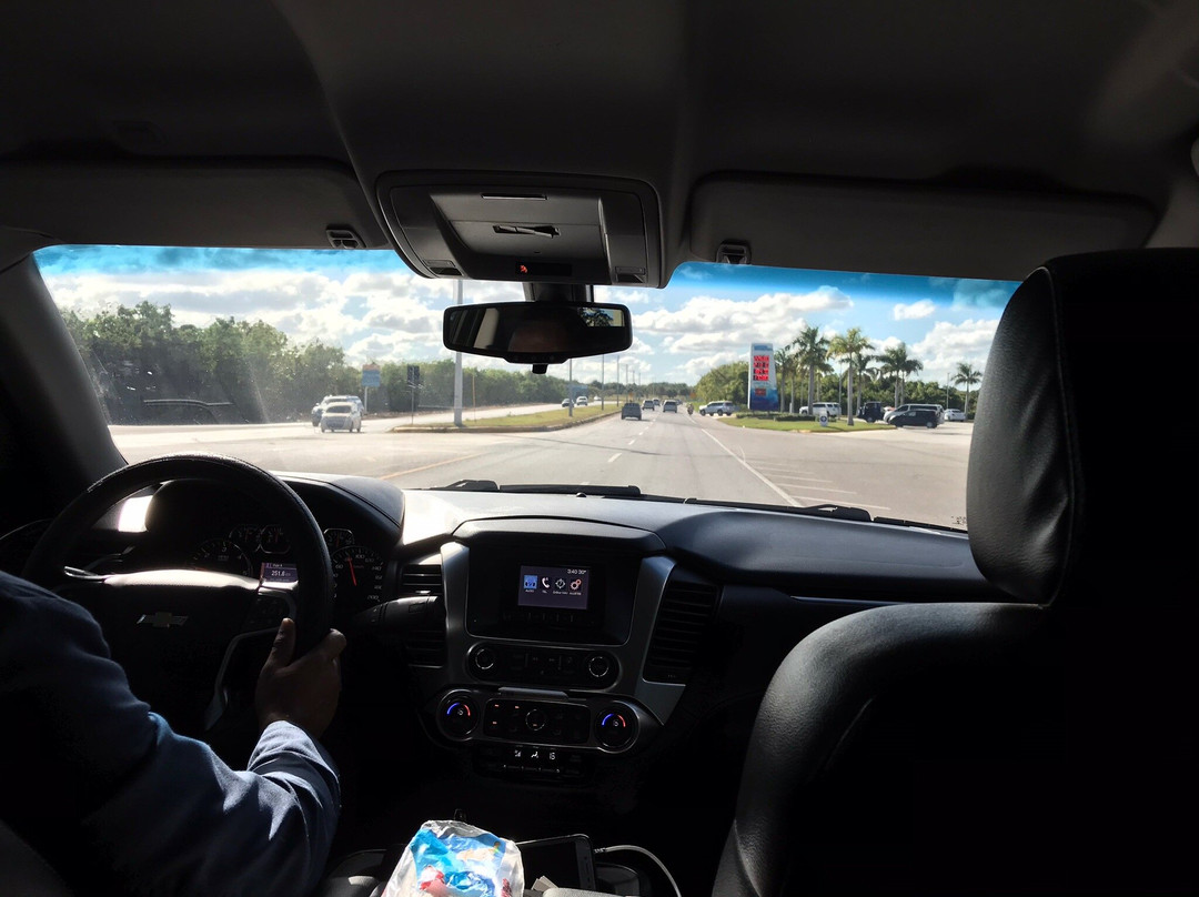 Luxury Airport Transfers RD-巴瓦罗必去景点