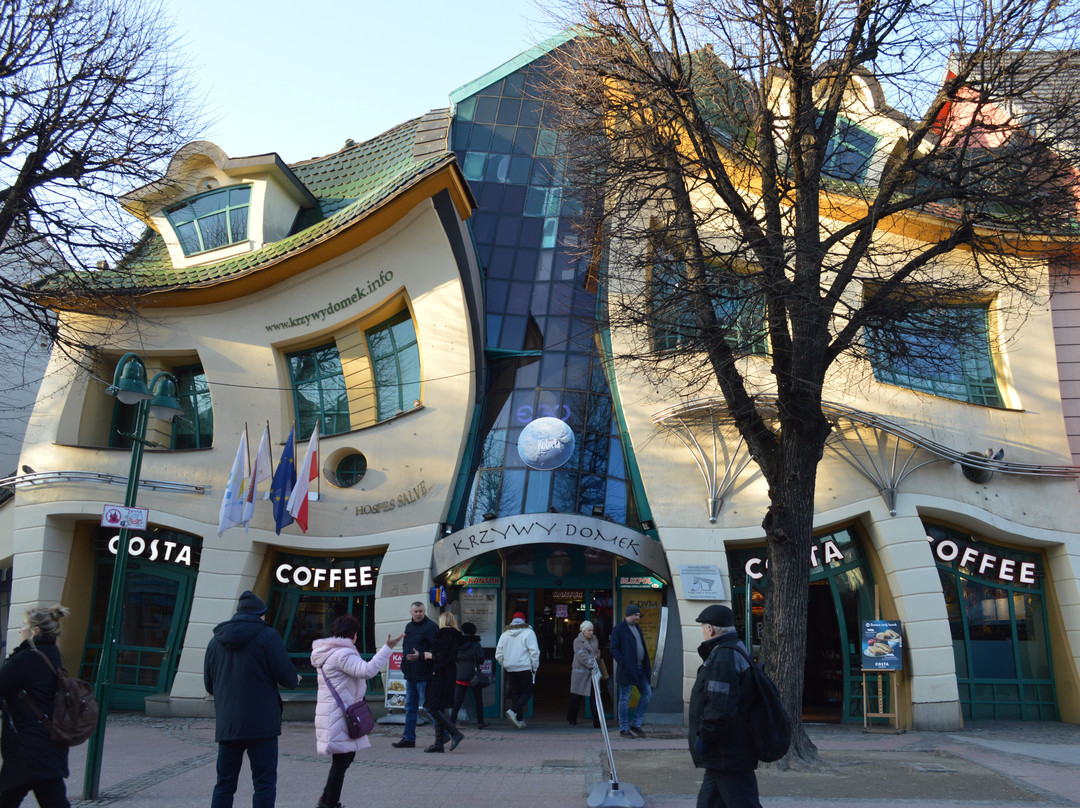 Crooked House景点图片