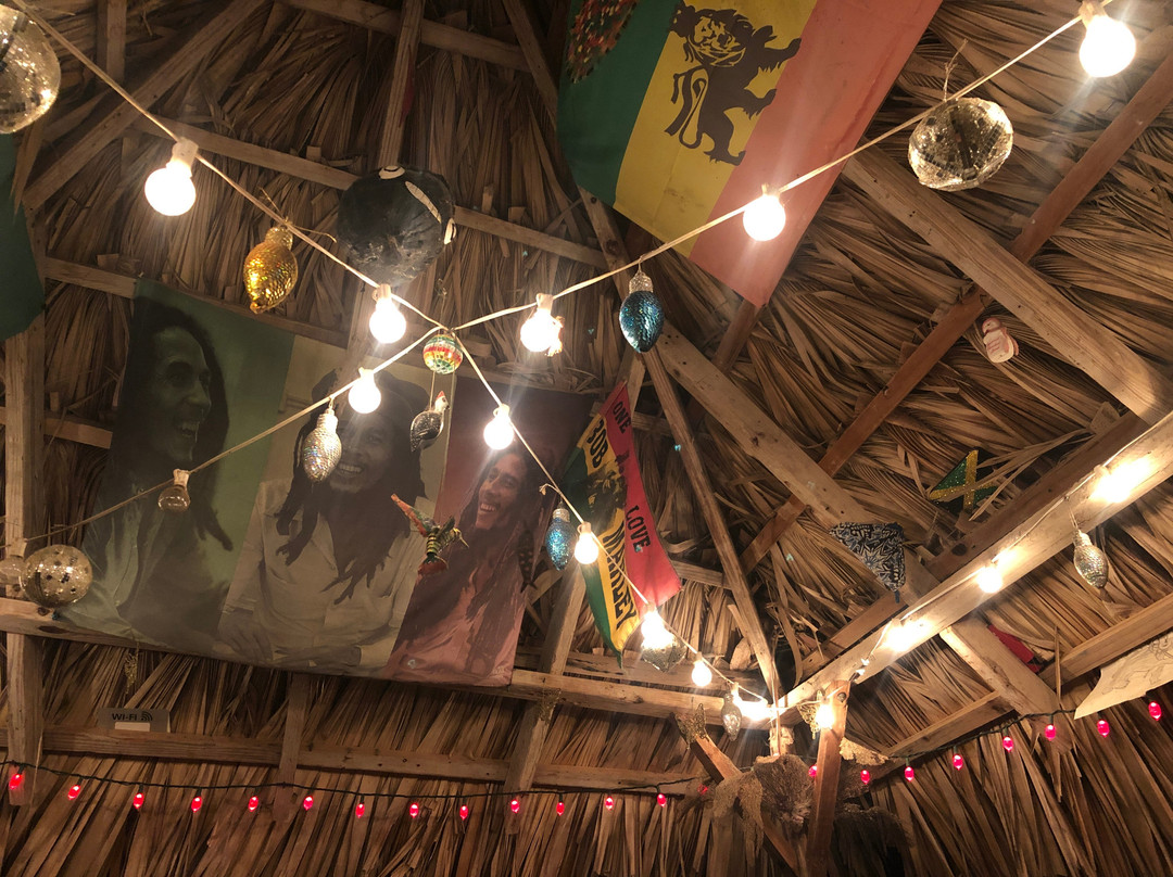 Sandy's By The Sea主图