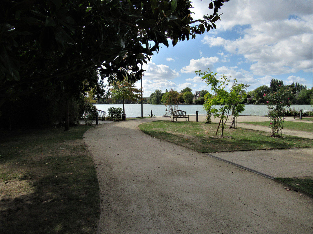 Jardin De La Villa Du Lac-昂吉安莱班必去景点