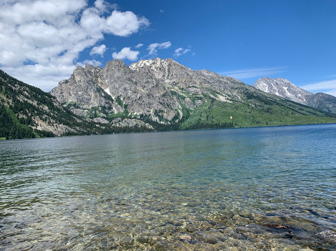 提顿俱乐部酒店主图