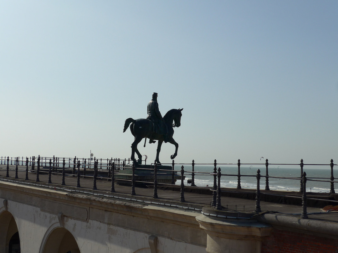 Bronzen ruiterstandbeeld van koning Leopold I-奥斯坦德必去景点