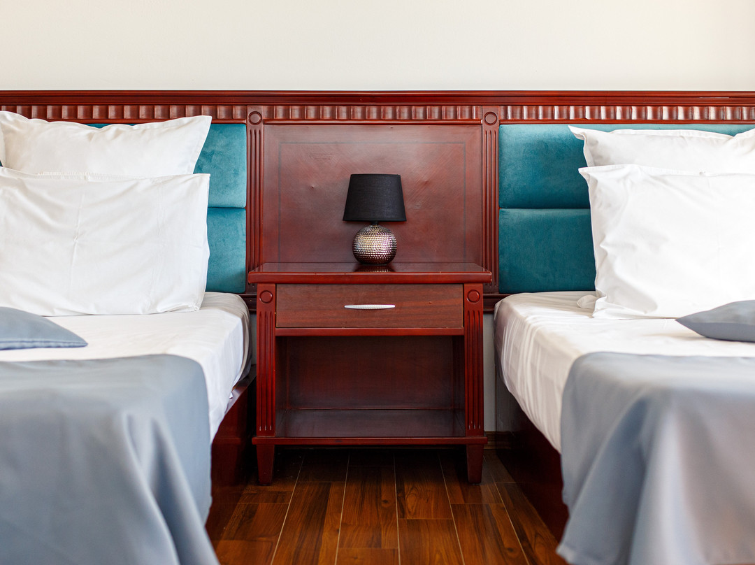 Hotel Lira Pacific主图
