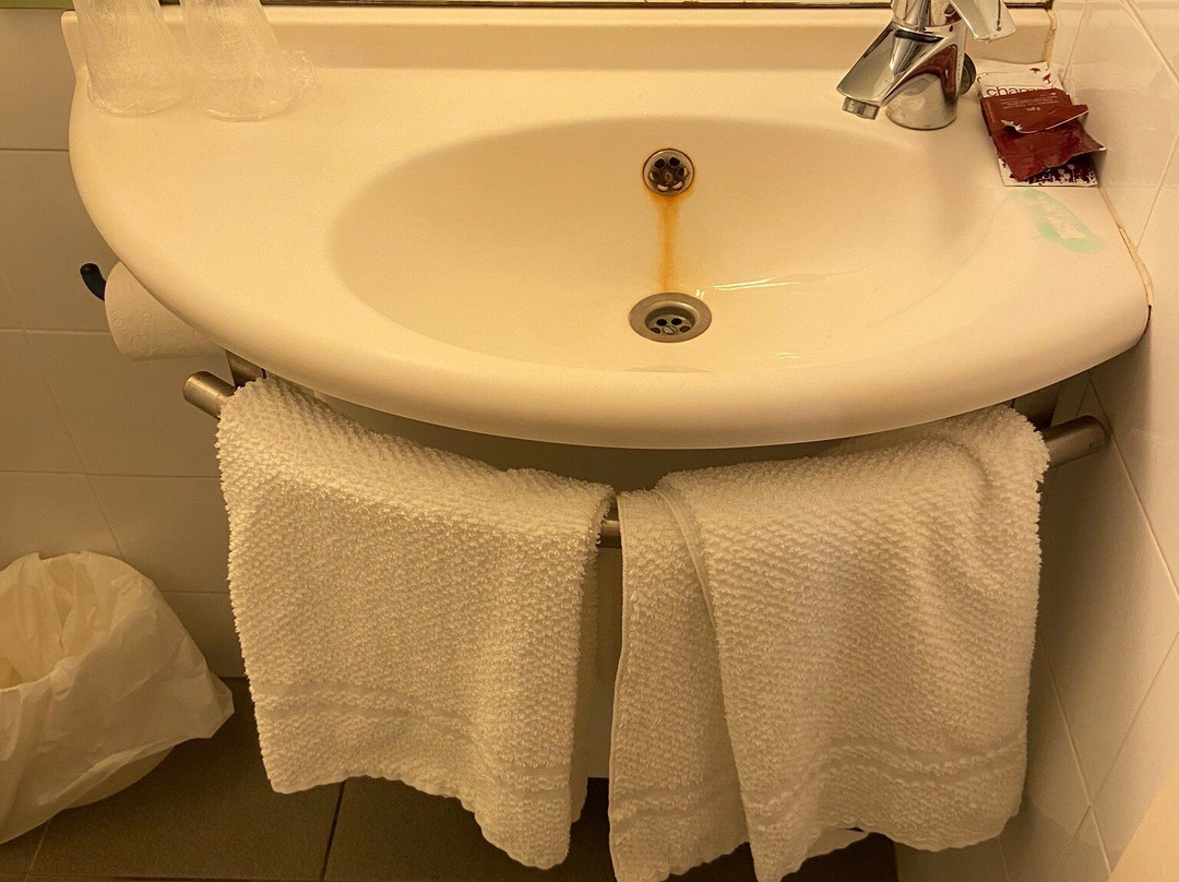 宜必思快捷吉罗纳布拉瓦海岸酒店主图