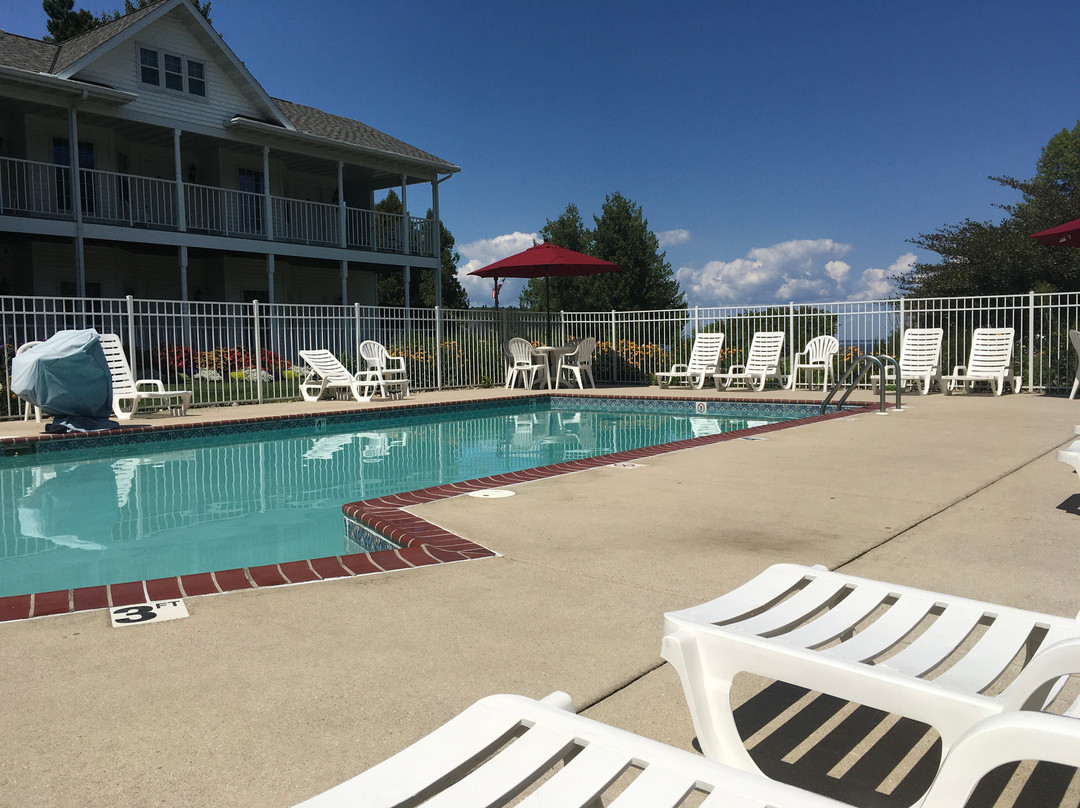 Bay Breeze Resort主图