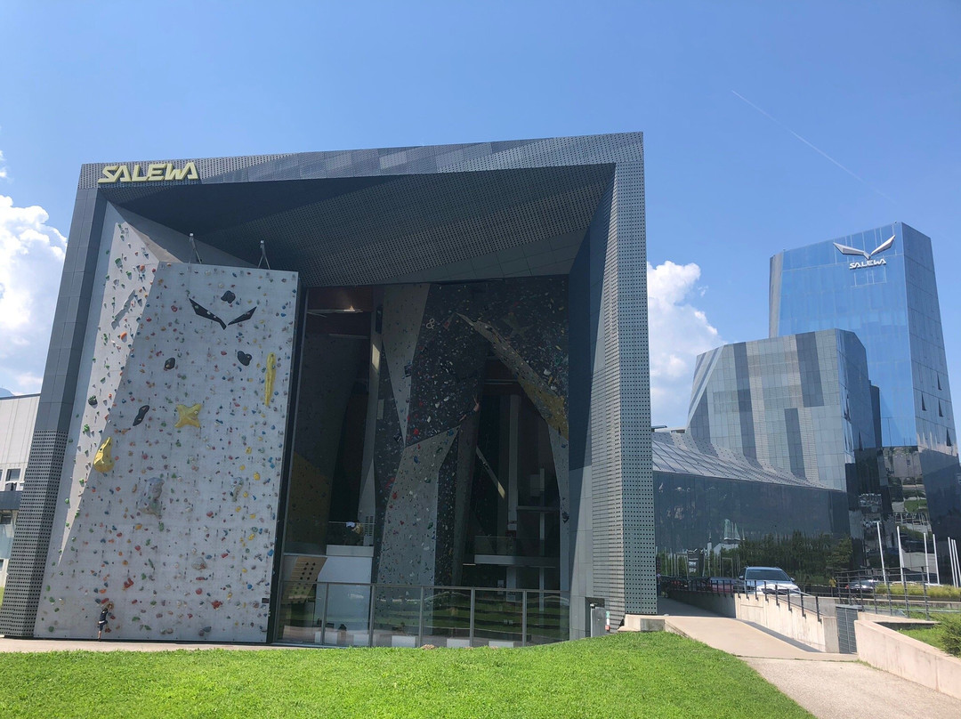 Salewa Cube景点图片