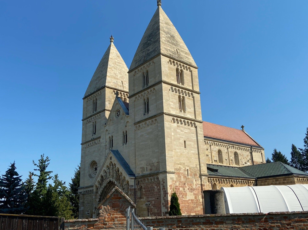 Abbey church of St George景点图片