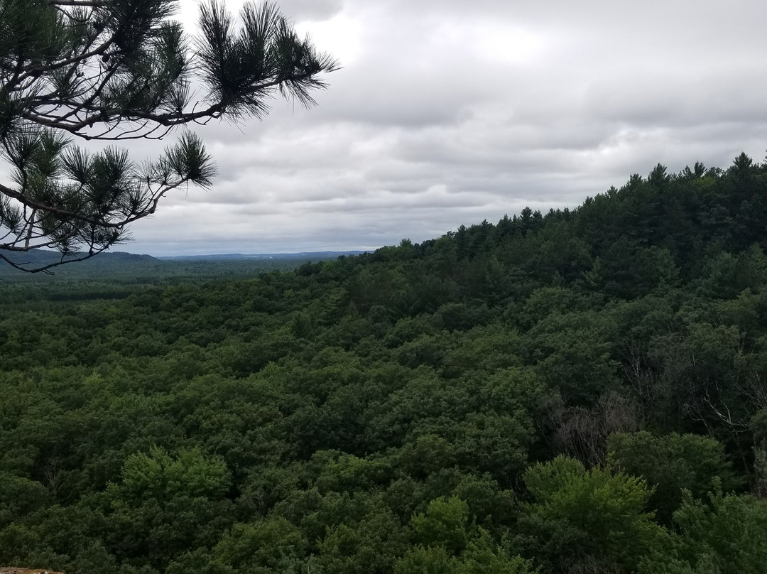 Levis Mound Trail景点图片