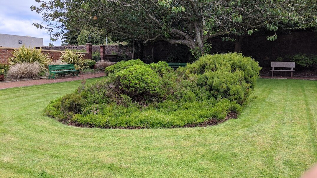 Ardrossan Ww2 Garden Of Remembrance景点图片