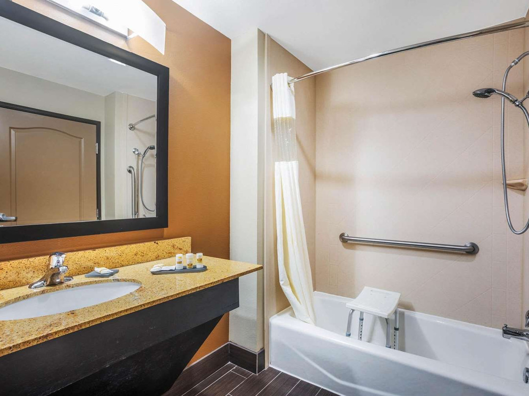 La Quinta Inn & Suites by Wyndham Beeville主图