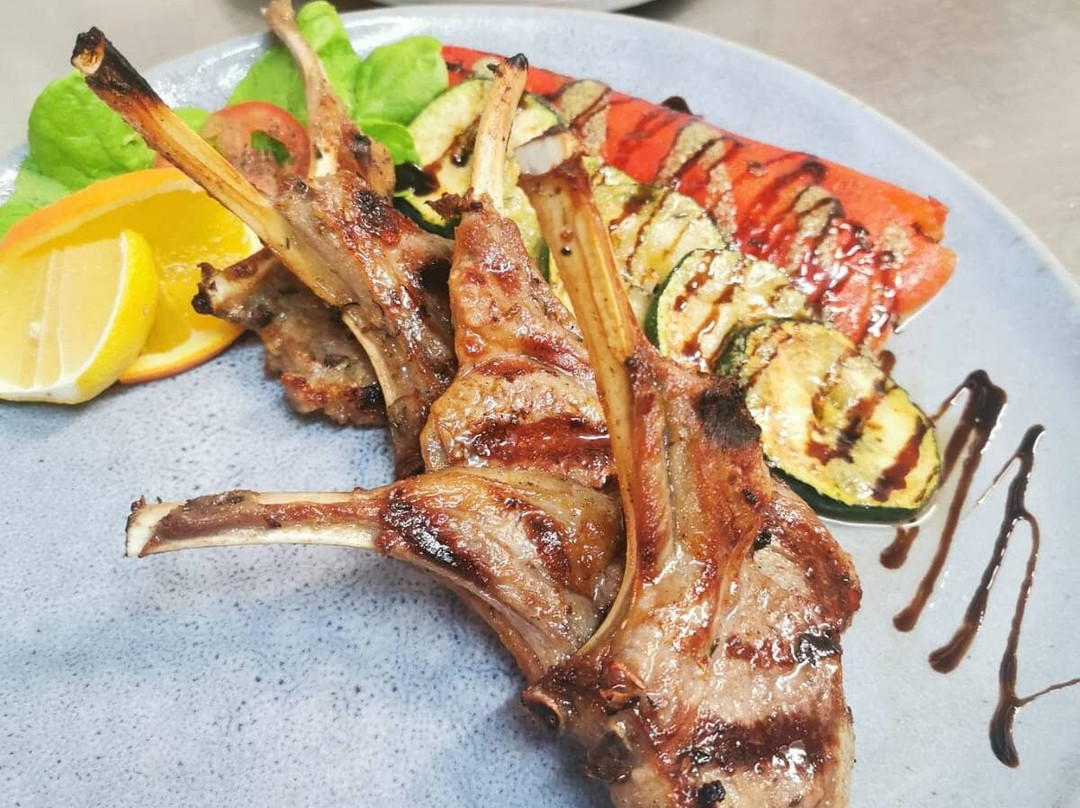 Niederzissen餐馆和美食-Kleine Taverne Grillhaus