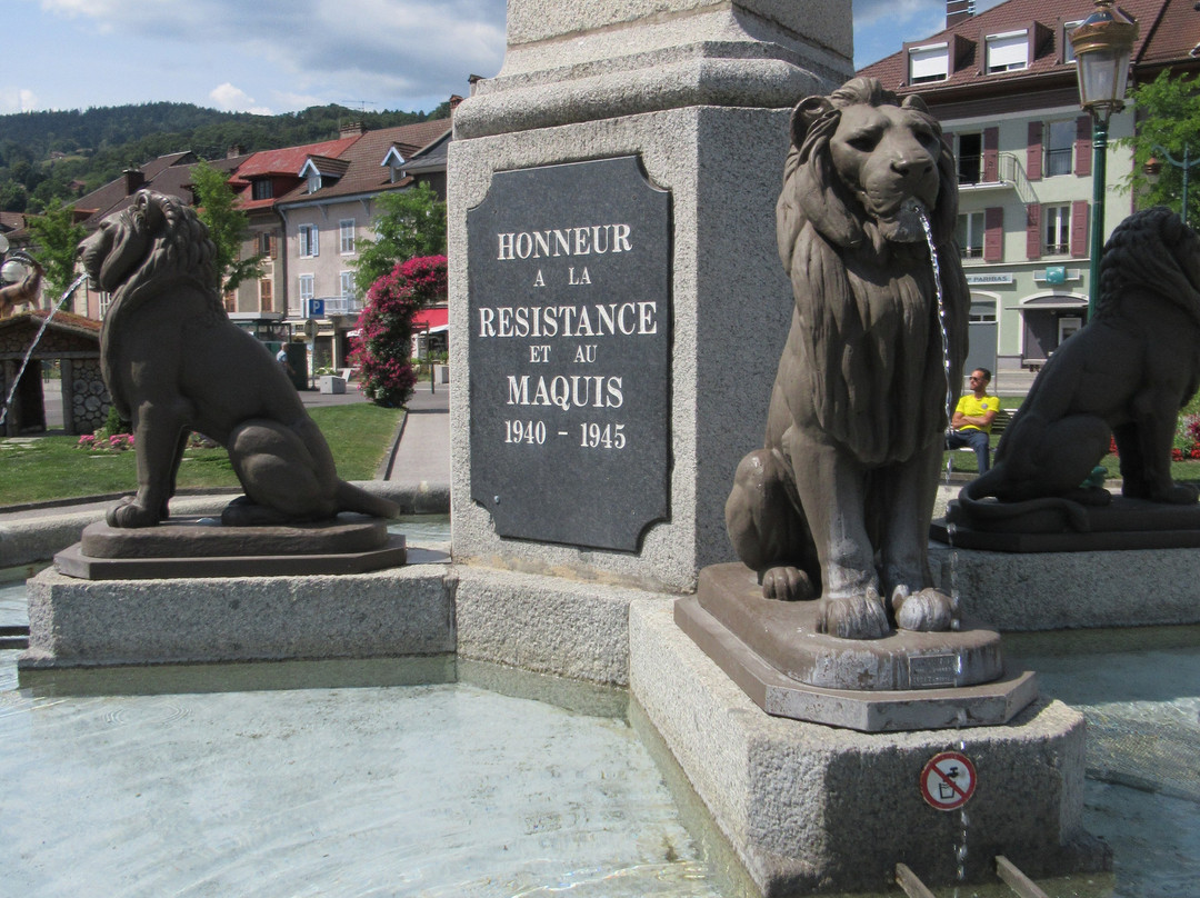 Monument du Centenaire de la Revolution-萨朗什必去景点