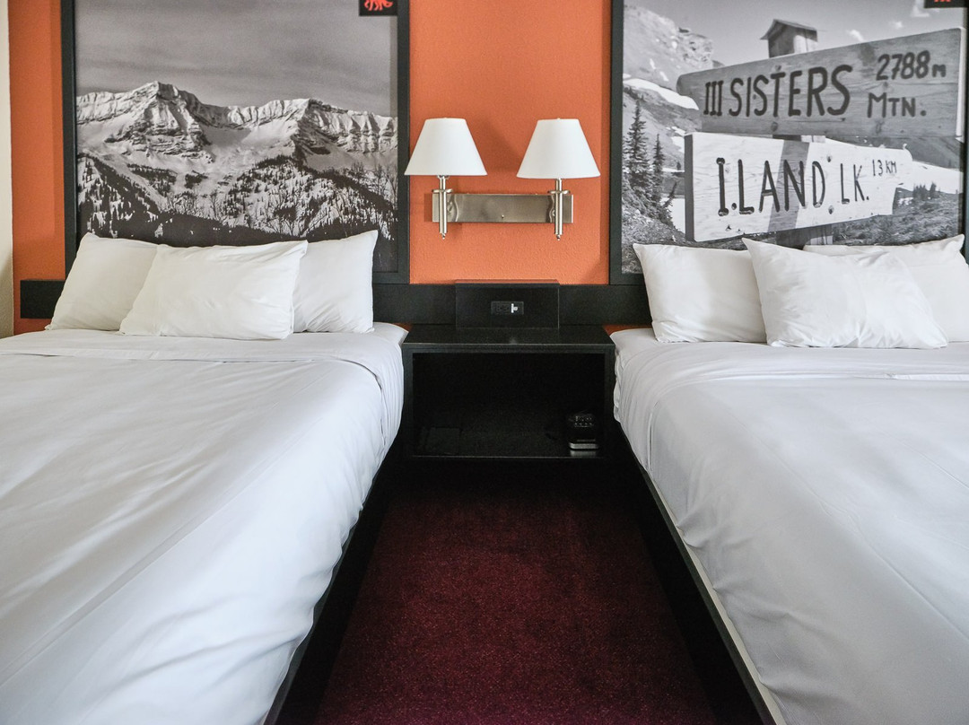 Fernie Fox Hotel主图