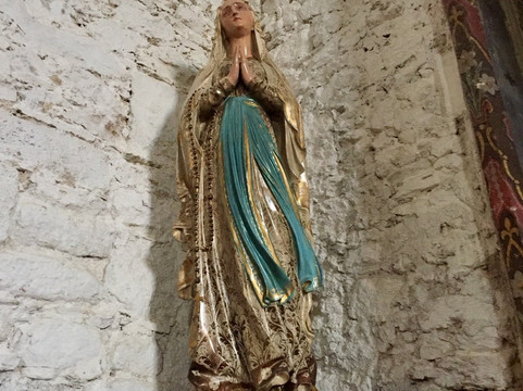 Eglise Saint Pierre-Les Herbiers必去景点