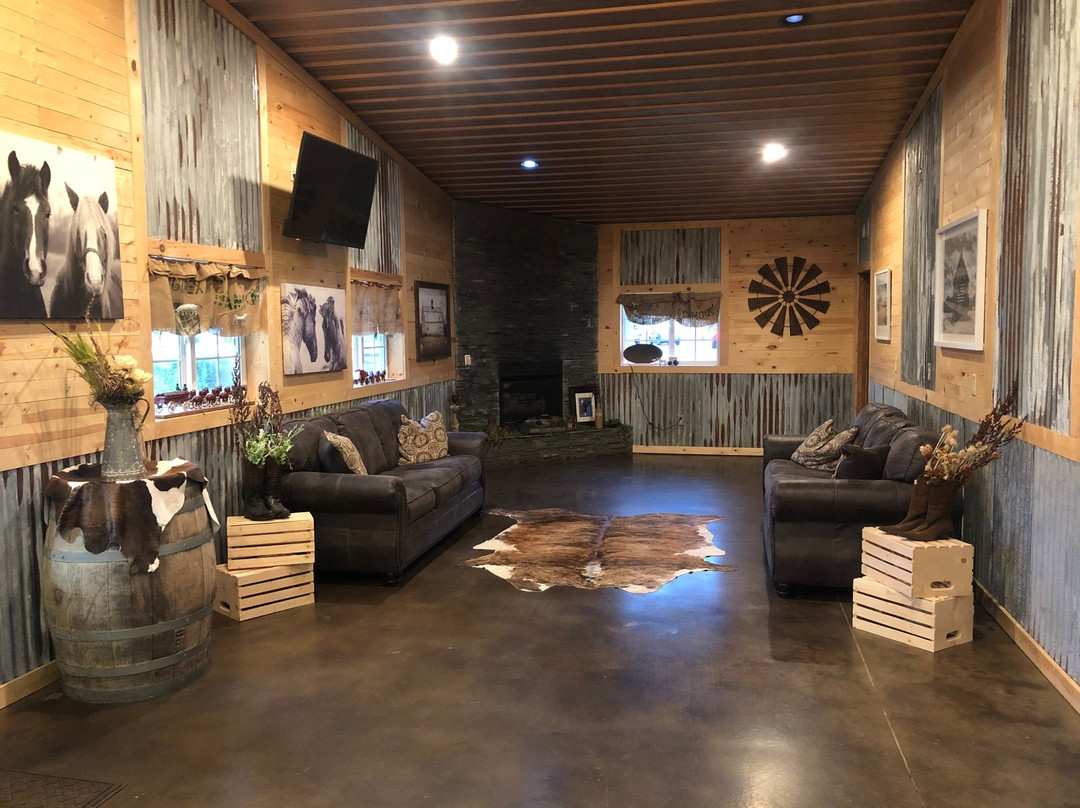 Big Horse Inn & Suites主图