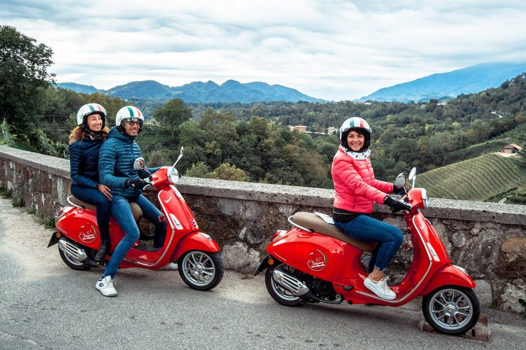 Vespa Tour Marche景点图片