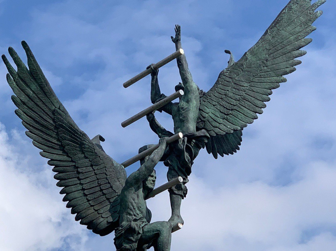 Jacob's Dream Sculpture景点图片