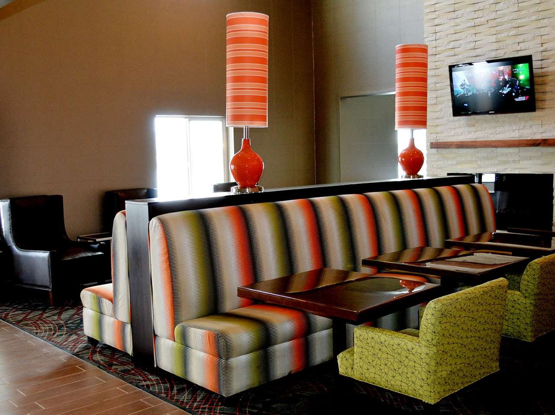 Black Gold Suites主图