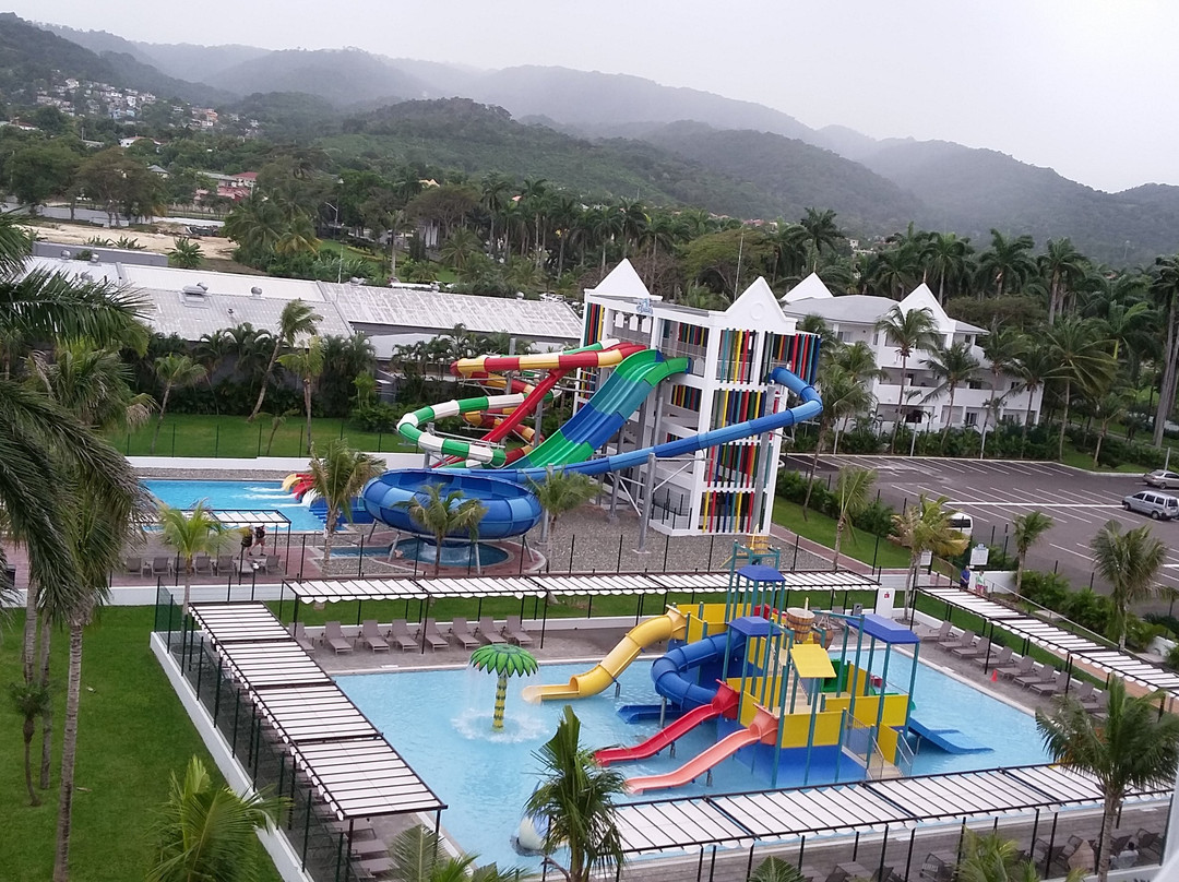 奥乔里奥斯悦宜湾酒店主图