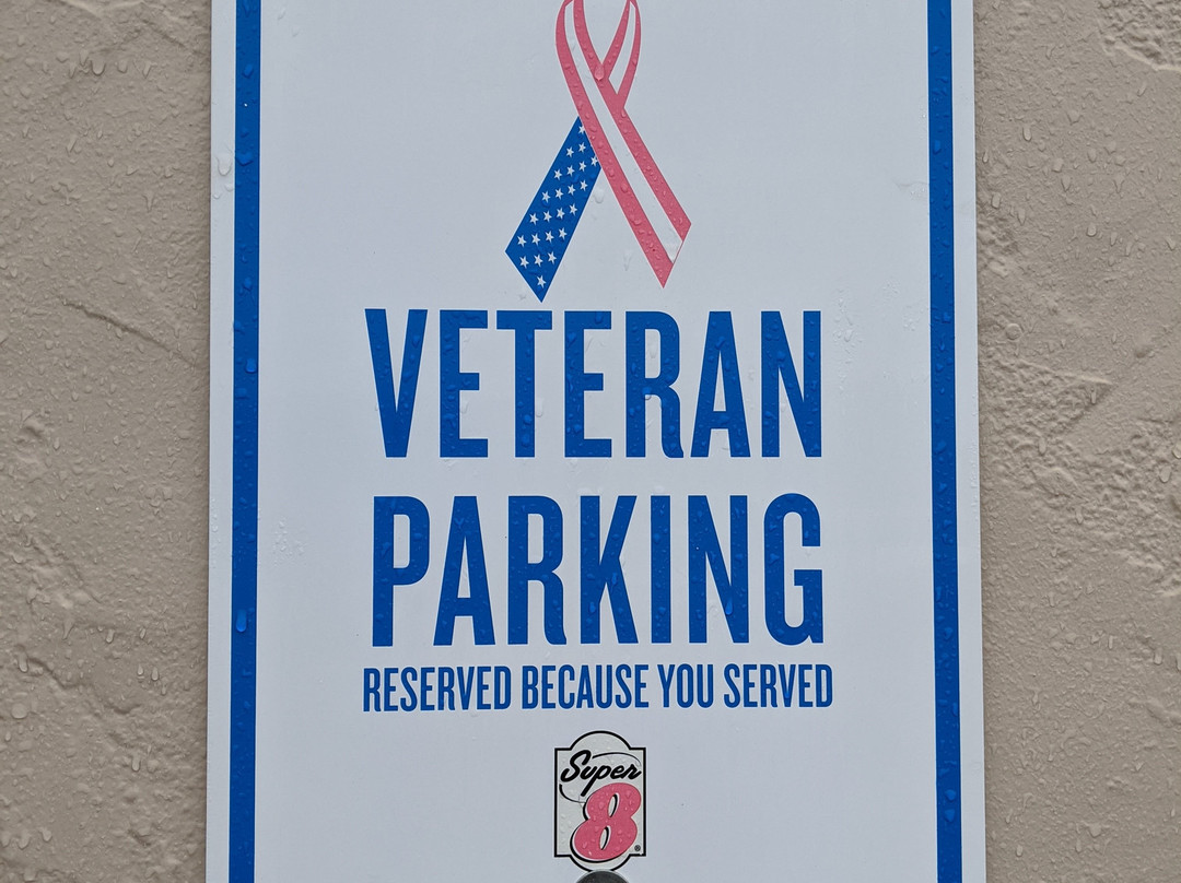 Super 8 by Wyndham Storm Lake主图