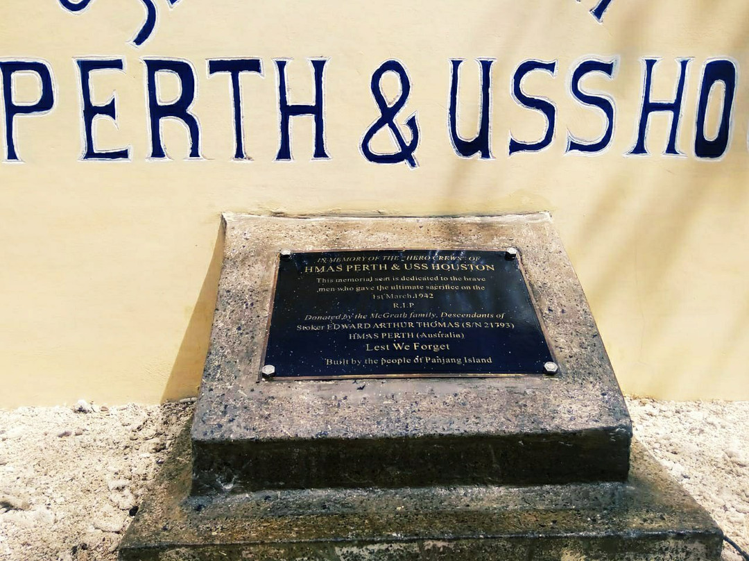 Munir Beach-西冷必去景点