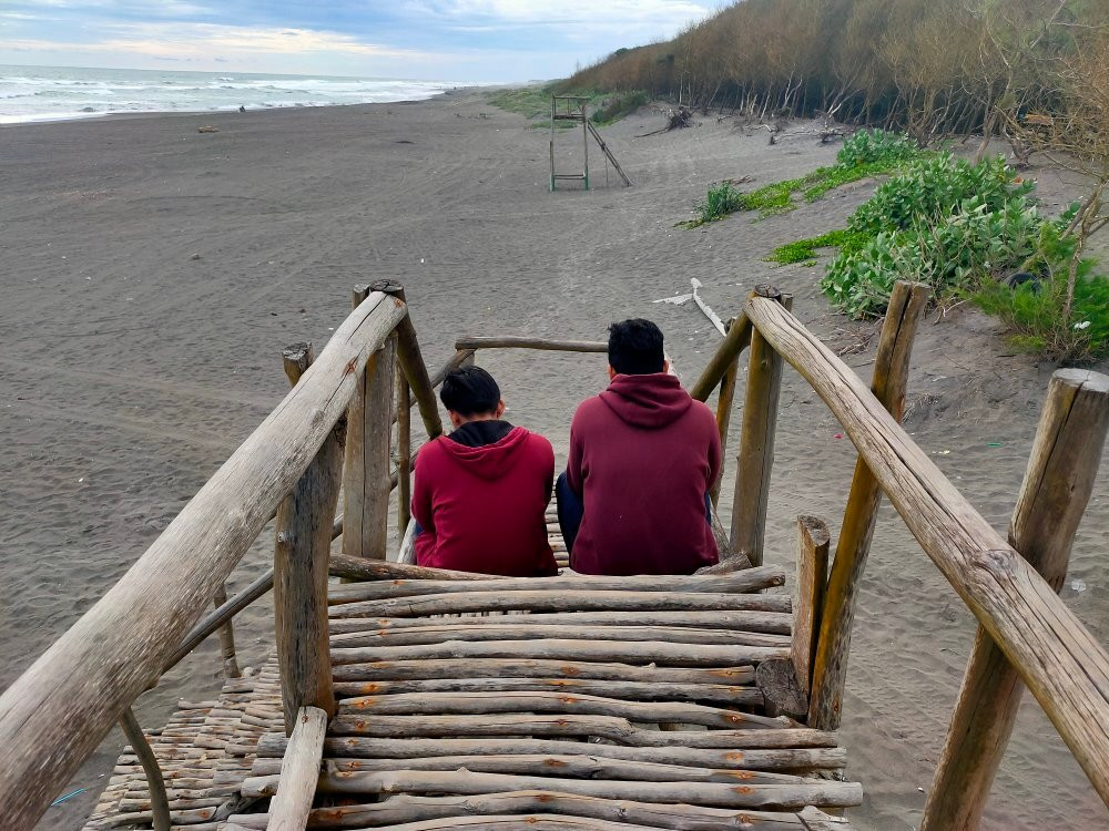 Cemara Sewu Beach景点图片