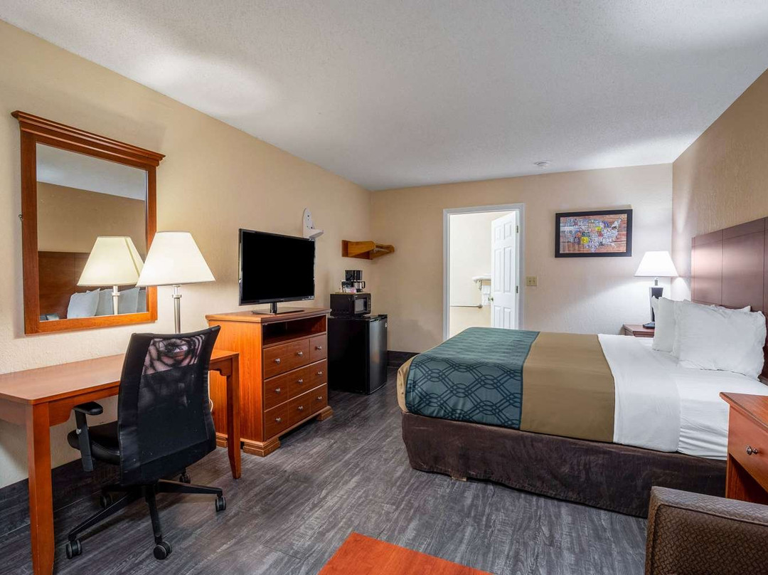 Econo Lodge Inn & Suites主图