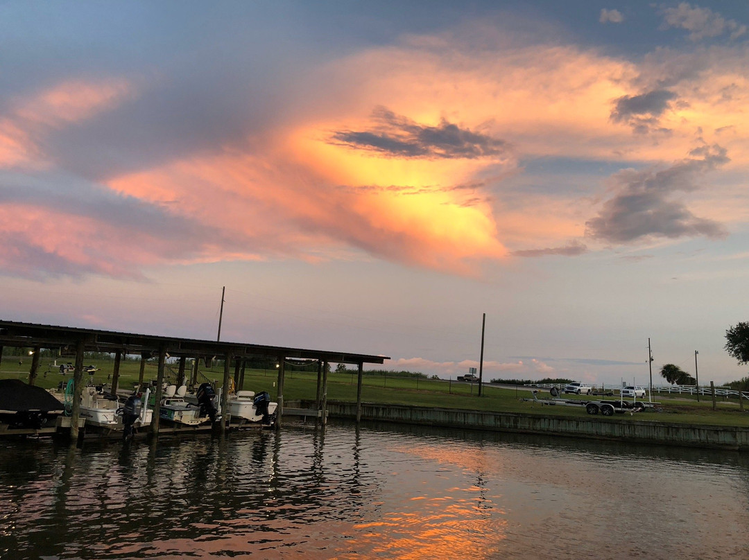 Hackberry Fishing Camp & Marina-Hackberry必去景点
